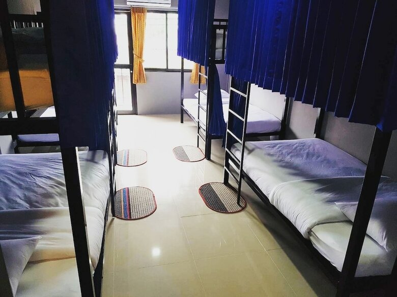 Hostal Doze Hostel