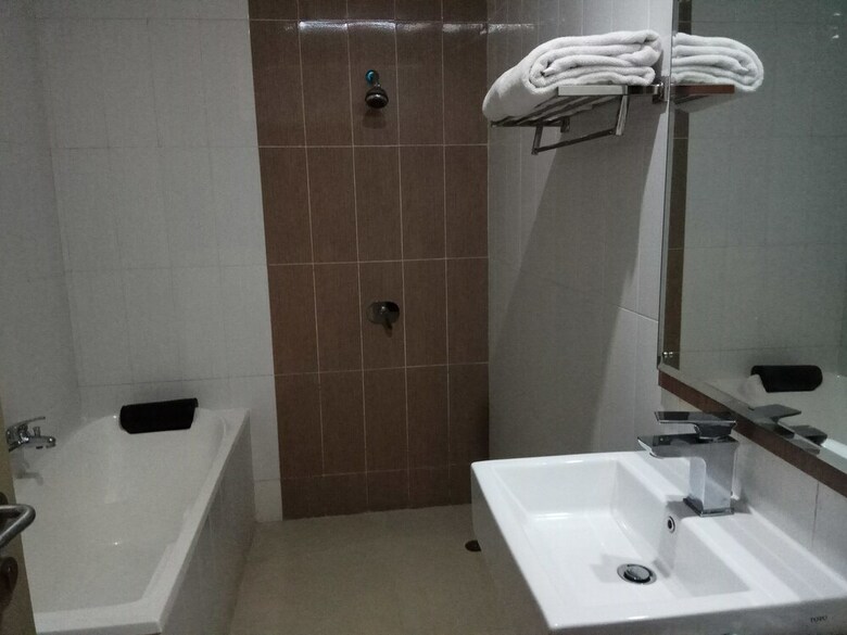 Grand Dian Hotel Slawi