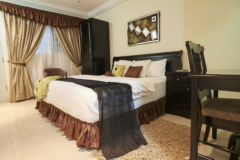 Hotel The Ritzz Exclusive Guest House