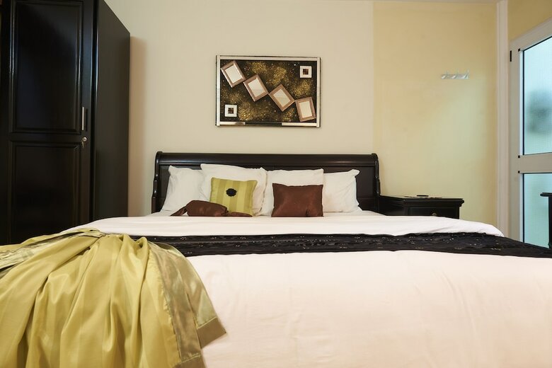 Hotel The Ritzz Exclusive Guest House
