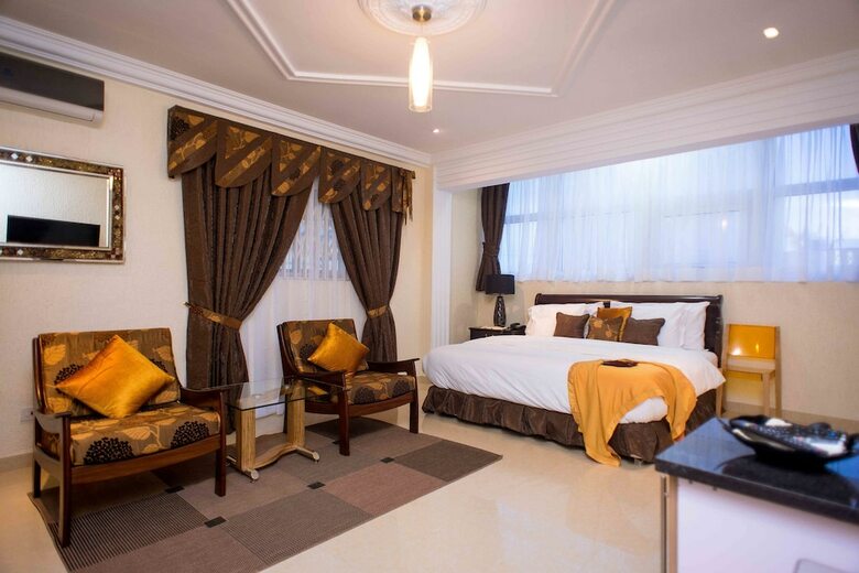 Hotel The Ritzz Exclusive Guest House