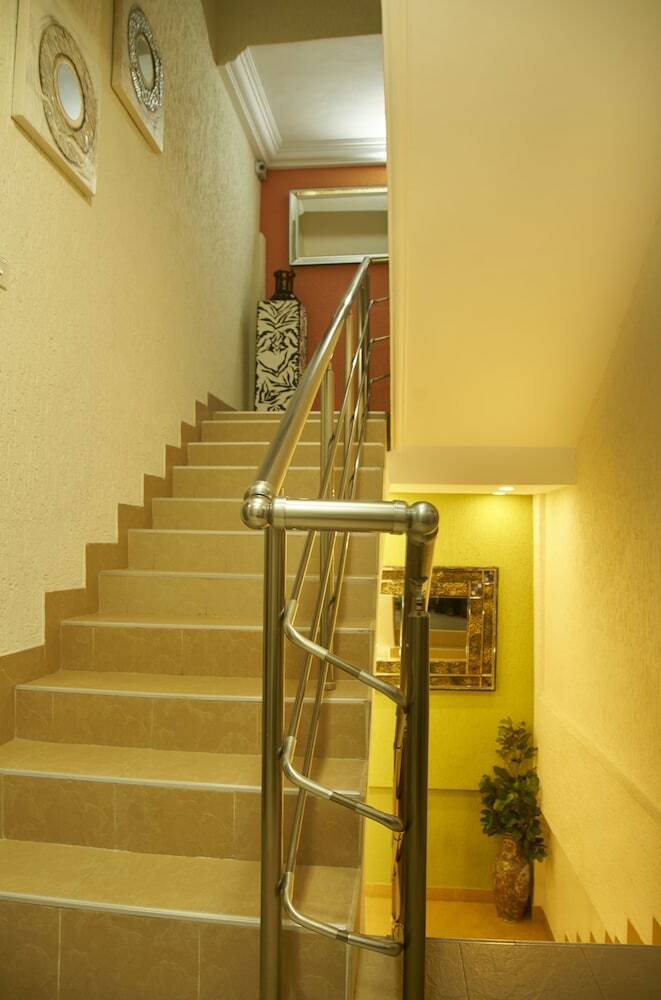 Hotel The Ritzz Exclusive Guest House