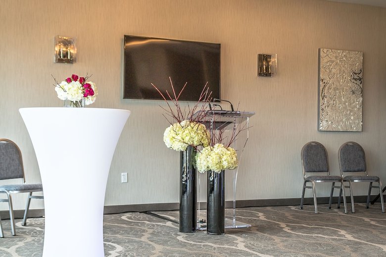Best Western Plus St. John's Airport Hotel And Suites
