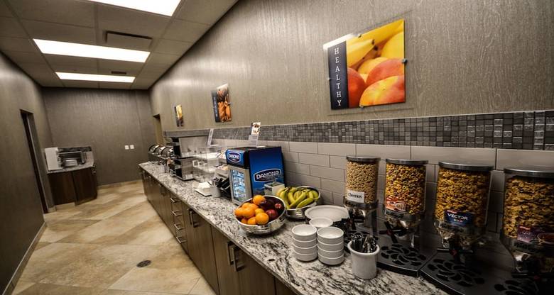 Best Western Plus St. John's Airport Hotel And Suites