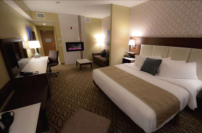 Best Western Plus St. John's Airport Hotel And Suites