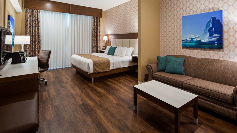 Best Western Plus St. John's Airport Hotel And Suites