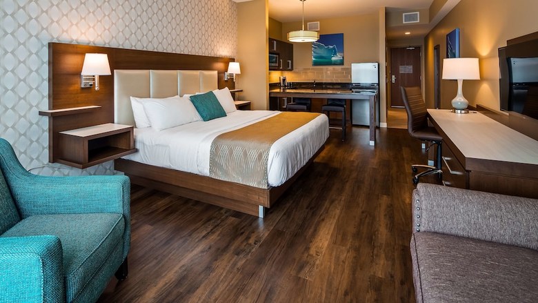 Best Western Plus St. John's Airport Hotel And Suites