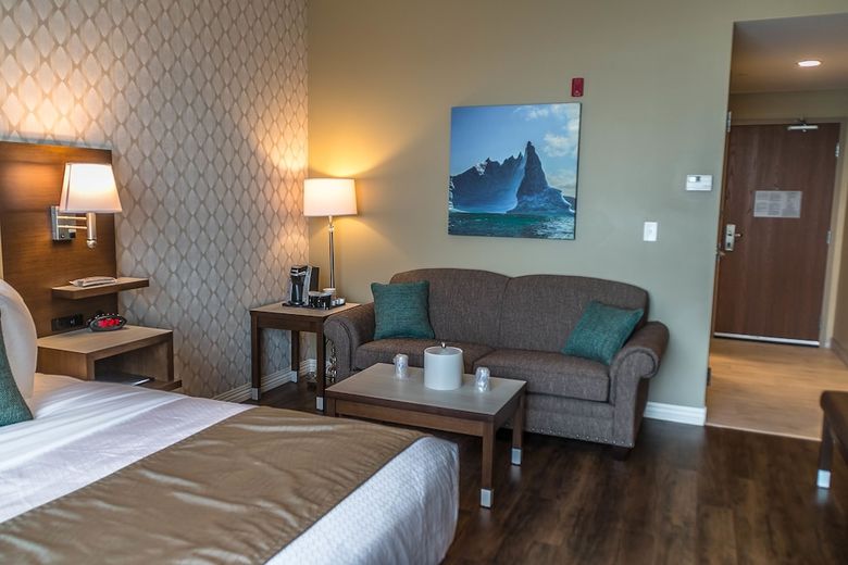 Best Western Plus St. John's Airport Hotel And Suites