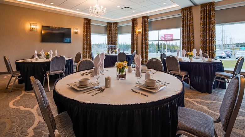 Best Western Plus St. John's Airport Hotel And Suites
