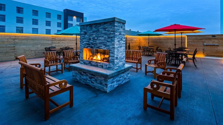 Best Western Plus St. John's Airport Hotel And Suites