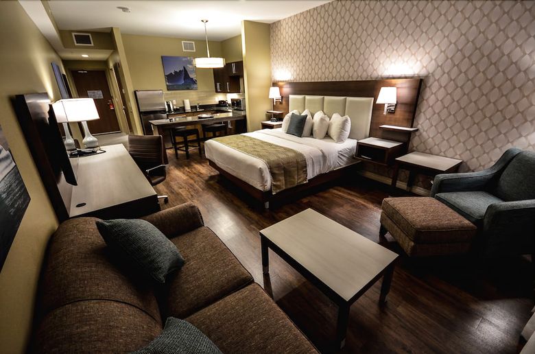 Best Western Plus St. John's Airport Hotel And Suites