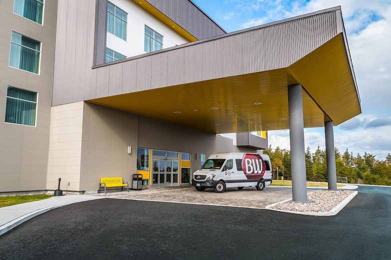 Best Western Plus St. John's Airport Hotel And Suites