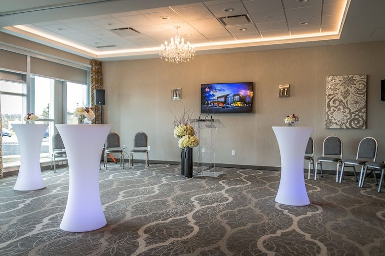 Best Western Plus St. John's Airport Hotel And Suites