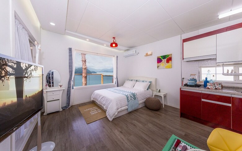 Yeosu Sunset & Sea Pension