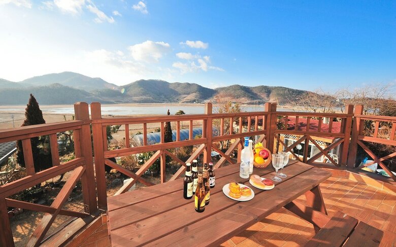 Kkotnim's Pension & Cafe