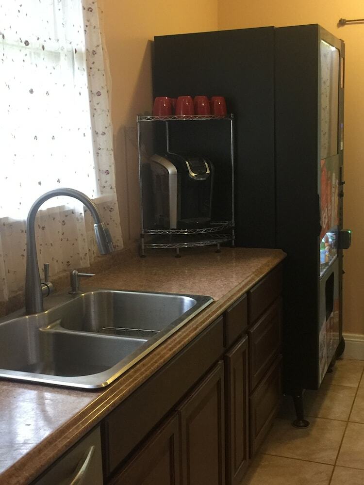 Jarvis Edgewater Park & Beach 5bd Villa