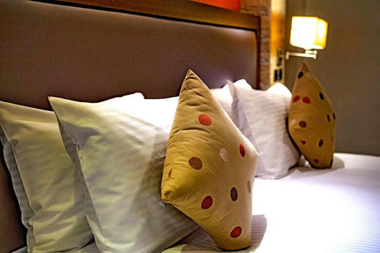 Magna Hotel And Suites
