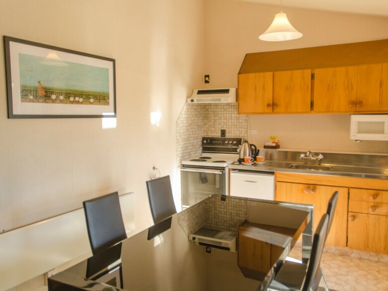 Cedar Lodge Motel