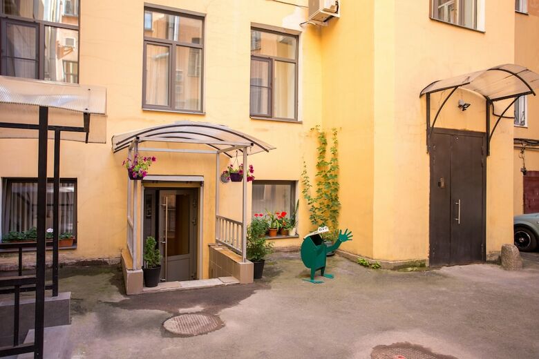 Leto Apartments