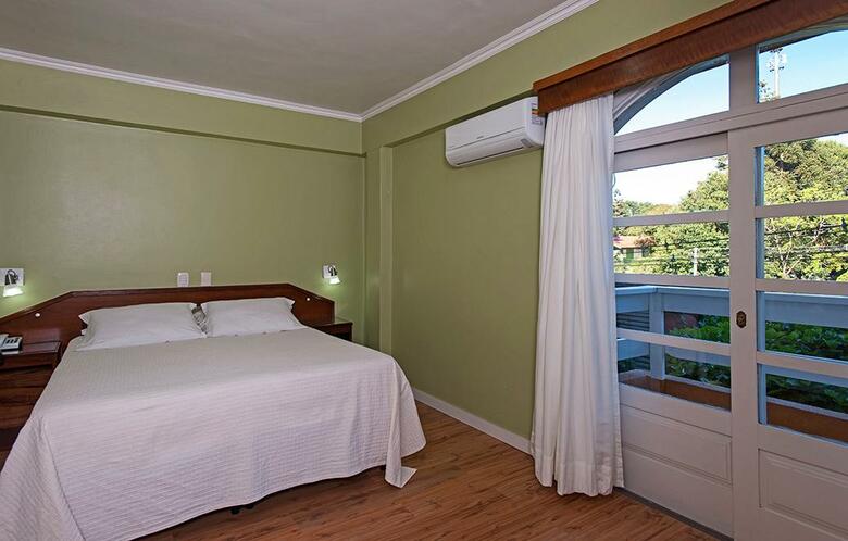 Hotel Galo Vermelho