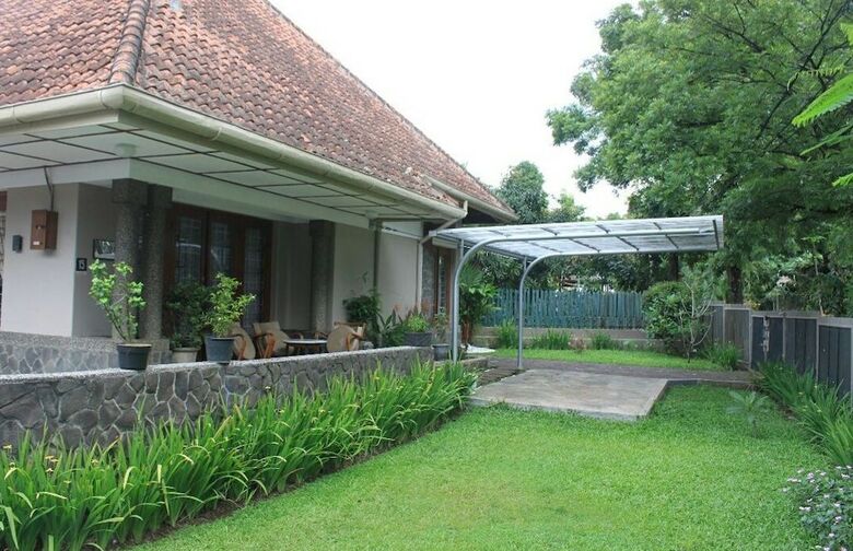 Villa de Riau Cottage By Houseinbandung