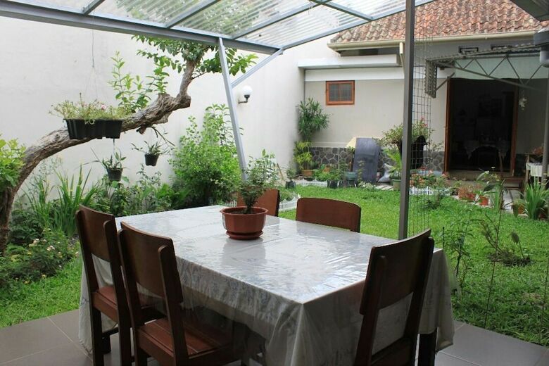 Villa de Riau Cottage By Houseinbandung