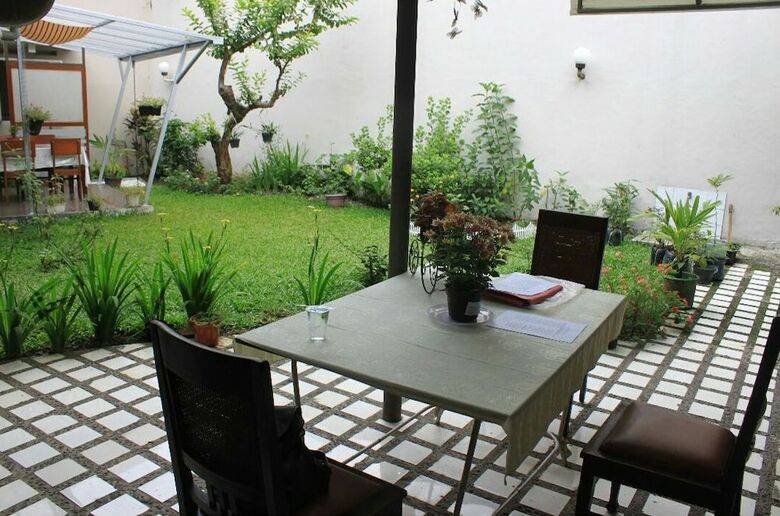 Villa de Riau Cottage By Houseinbandung