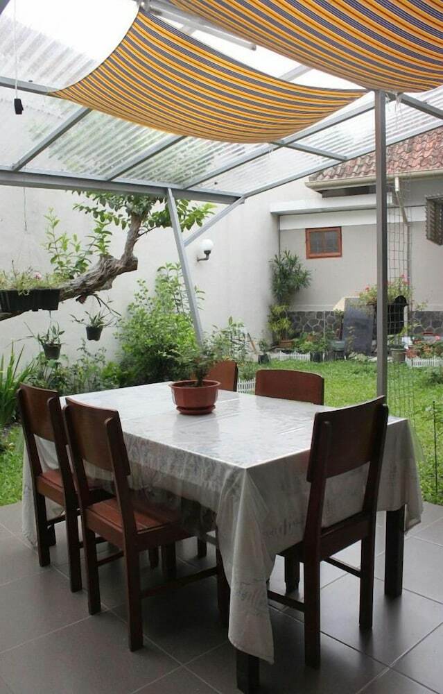 Villa de Riau Cottage By Houseinbandung