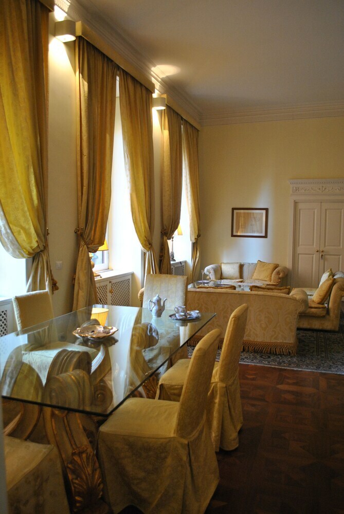 Hotel Holiday House Belle Arti