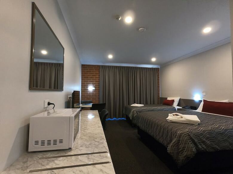Bushmans Motor Inn