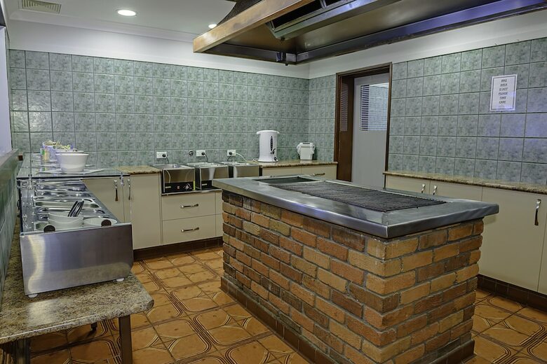Bushmans Motor Inn