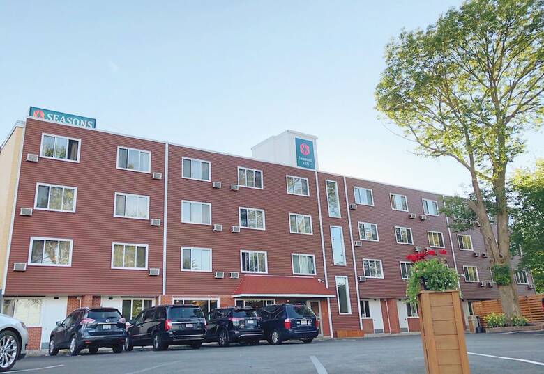 Hotel Seasons Inn Halifax