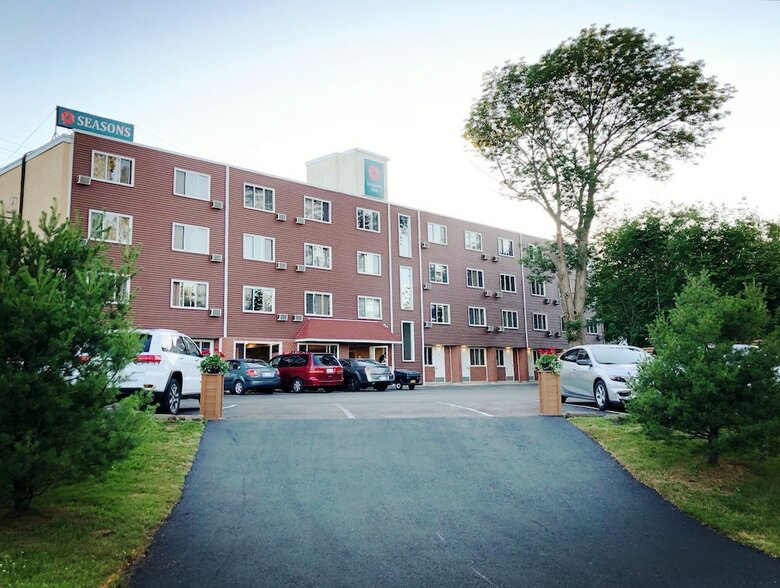 Hotel Seasons Inn Halifax