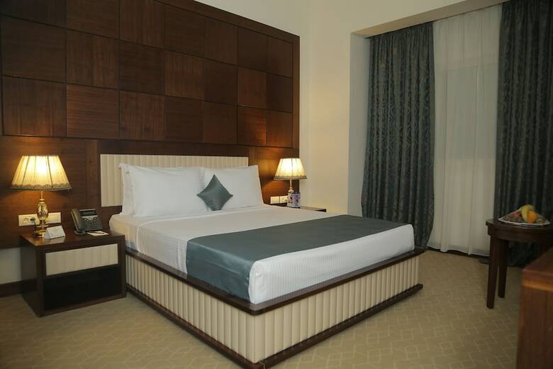 Hotel Tolip Golden Plaza