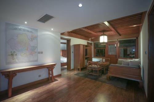 Qiwanglou Hotel