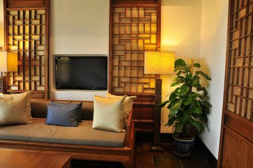 Qiwanglou Hotel
