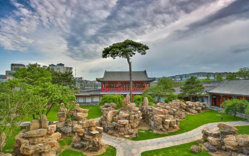 Qiwanglou Hotel