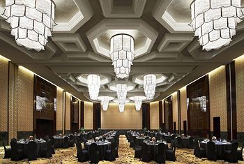 Sheraton Shanghai Waigaoqiao Hotel