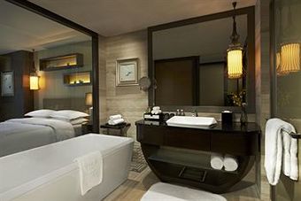 Sheraton Shanghai Waigaoqiao Hotel