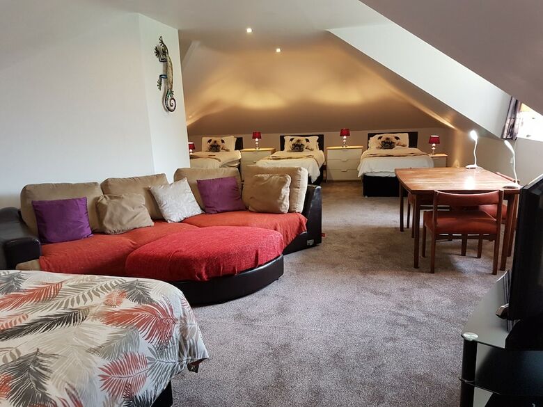 Hotel Moorepark West House