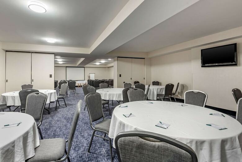 Hotel Quality Inn & Suites