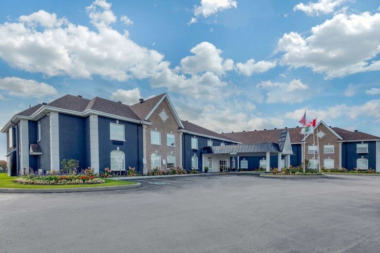 Hotel Quality Inn & Suites