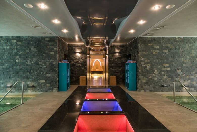 Sky Blue Hotel & Spa