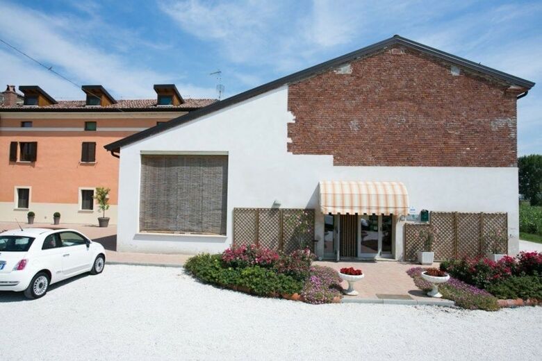 Hostal Ostello Breda