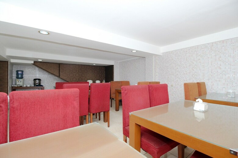 Hotel Airy Tegalsari Kedungsari 109 Surabaya