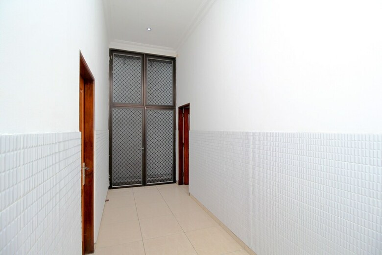 Hotel Airy Tegalsari Kedungsari 109 Surabaya