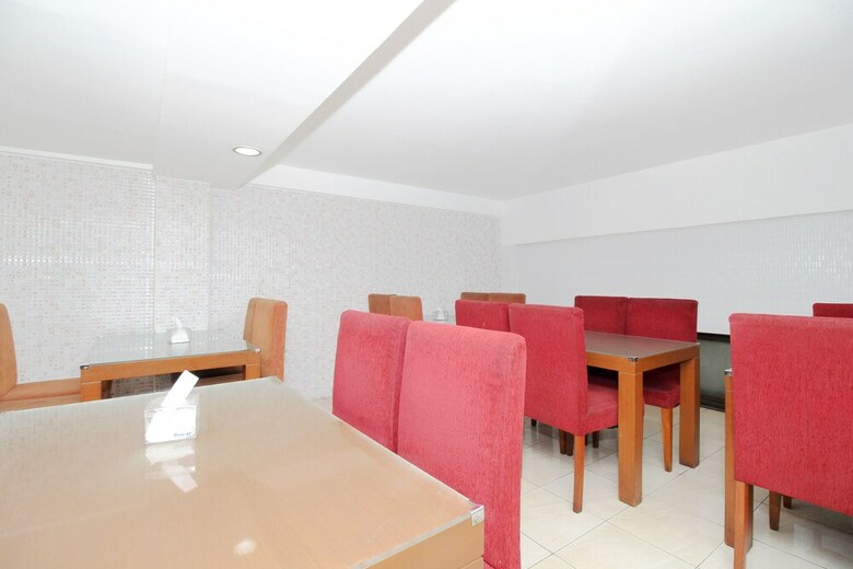 Hotel Airy Tegalsari Kedungsari 109 Surabaya