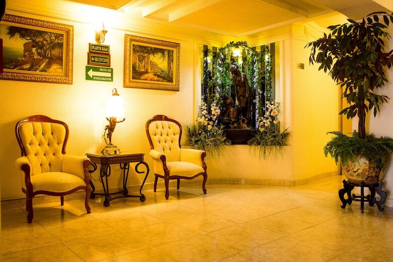 Hotel & Suites Aliana