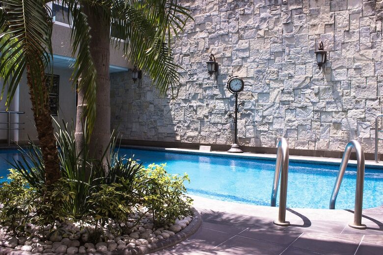 Hotel & Suites Aliana