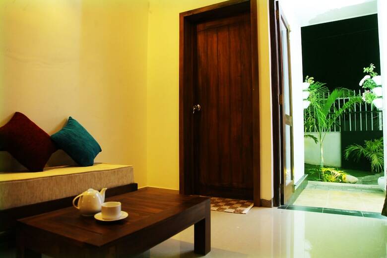 Hotel Rohini Residence